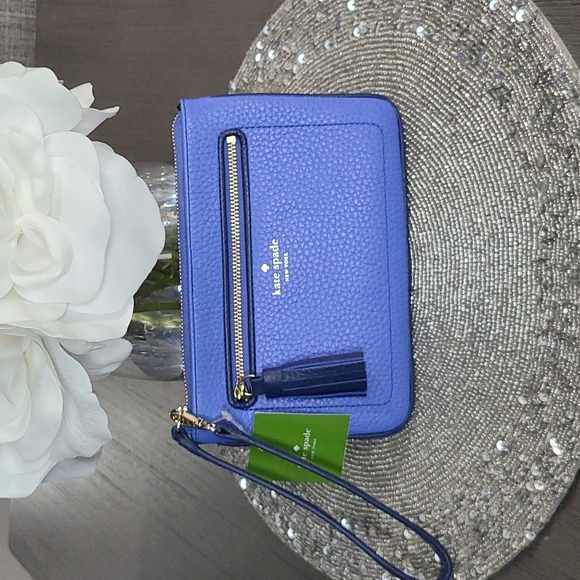kate spade Handbags - NWT - Kate Spade Blue Wristlet